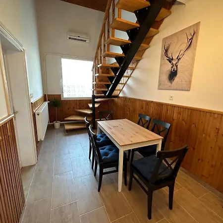 La Pihenohaz Apartment
