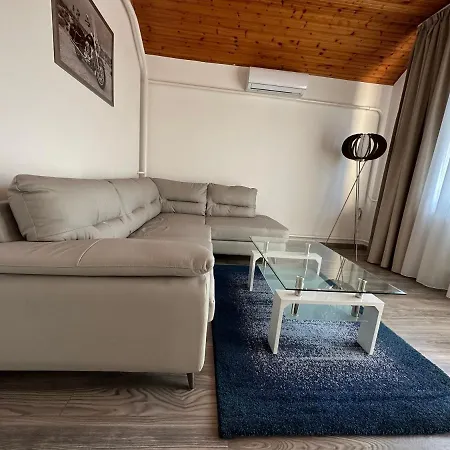 La Pihenohaz * Gyomaendrőd