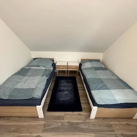 La Pihenohaz Apartment *