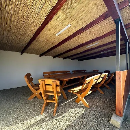 La Pihenohaz Apartment *